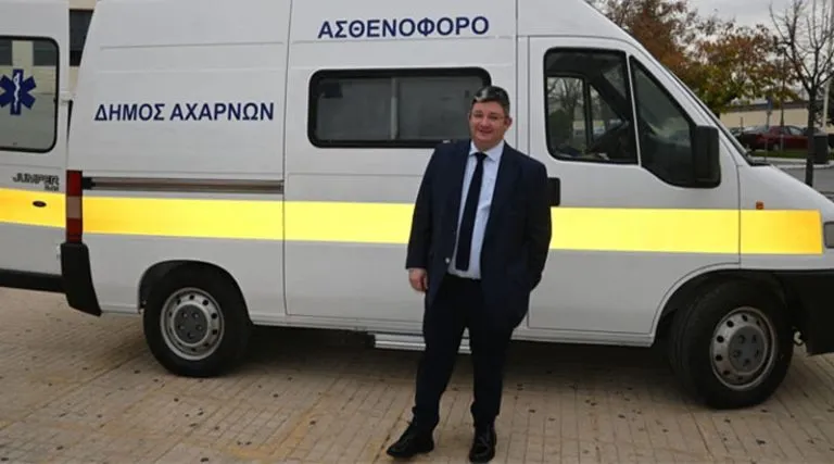 Ασθενοφόρο “Ζωής” απέκτησε ο Δήμος Αχαρνών
