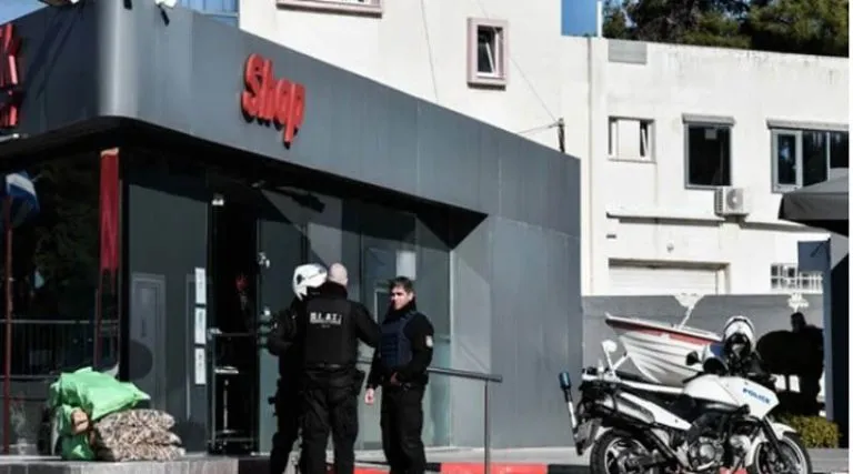 Βίντεο ντοκουμέντο! Πυροβολισμοί έξω από βενζινάδικο στα Γλυκά Νερά