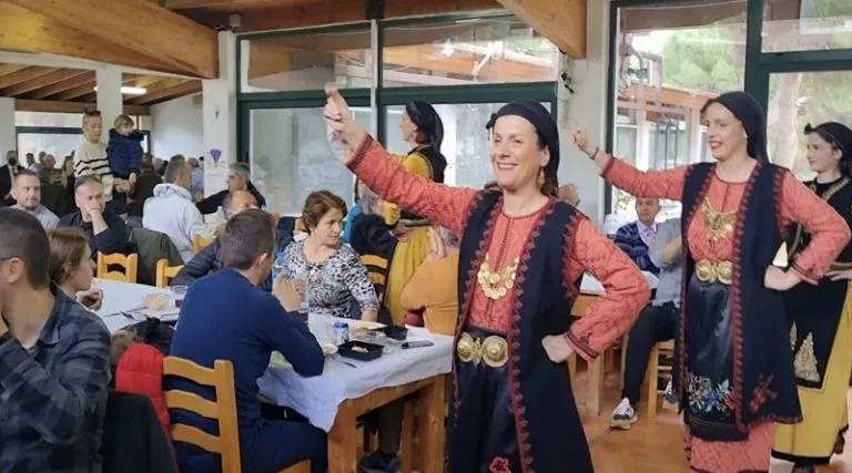 Γλέντια και χοροί στο Ηπειρώτικο παραδοσιακό Πανηγύρι στη Νέα Μάκρη! (φωτό)