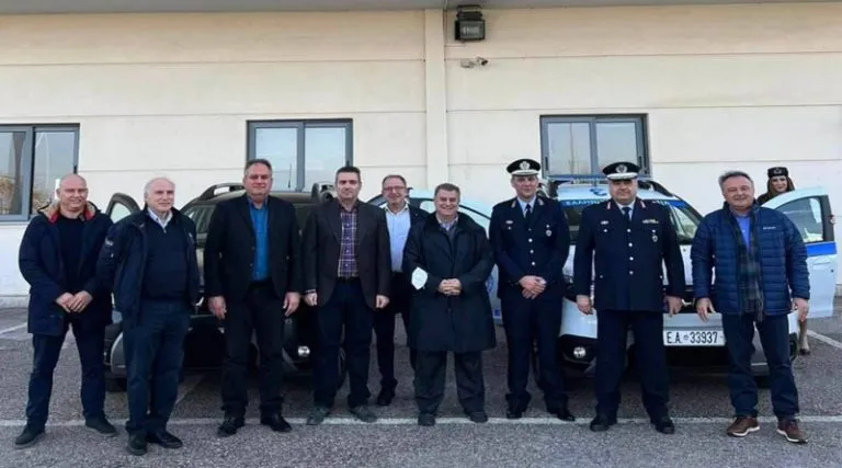 Επιχειρηματίας δώρισε δύο οχήματα, στην Ασφάλεια Καλάμου & στο ΑΤ Ωρωπού