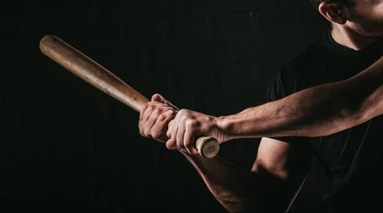 “Άγουρες” συμμορίες από Νέα Μάκρη και Ραφήνα πλακώθηκαν στο ξύλο με ρόπαλα!!!